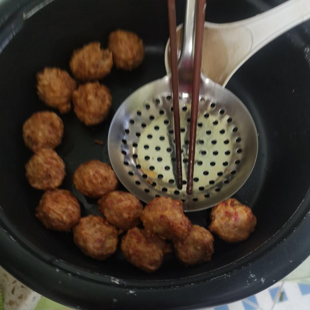 萝卜肉圆子