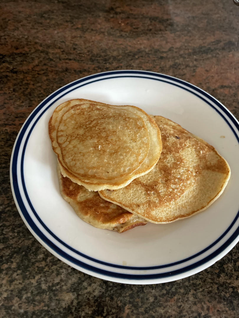 【减脂早餐】无油香蕉松饼（超简单）
