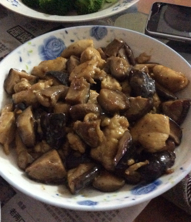 蘑菇滑鸡（香菇滑鸡）