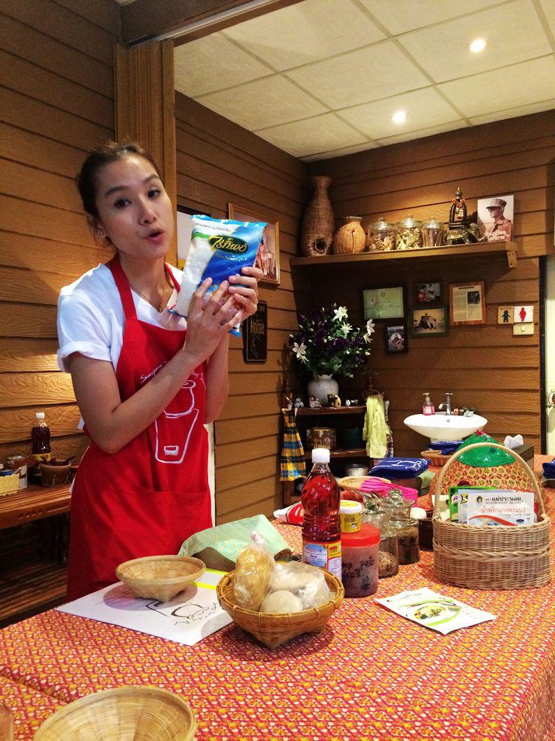在泰国学厨 | 史上最正宗的泰式芒果糯米饭（没有之一）的做法 步骤1
