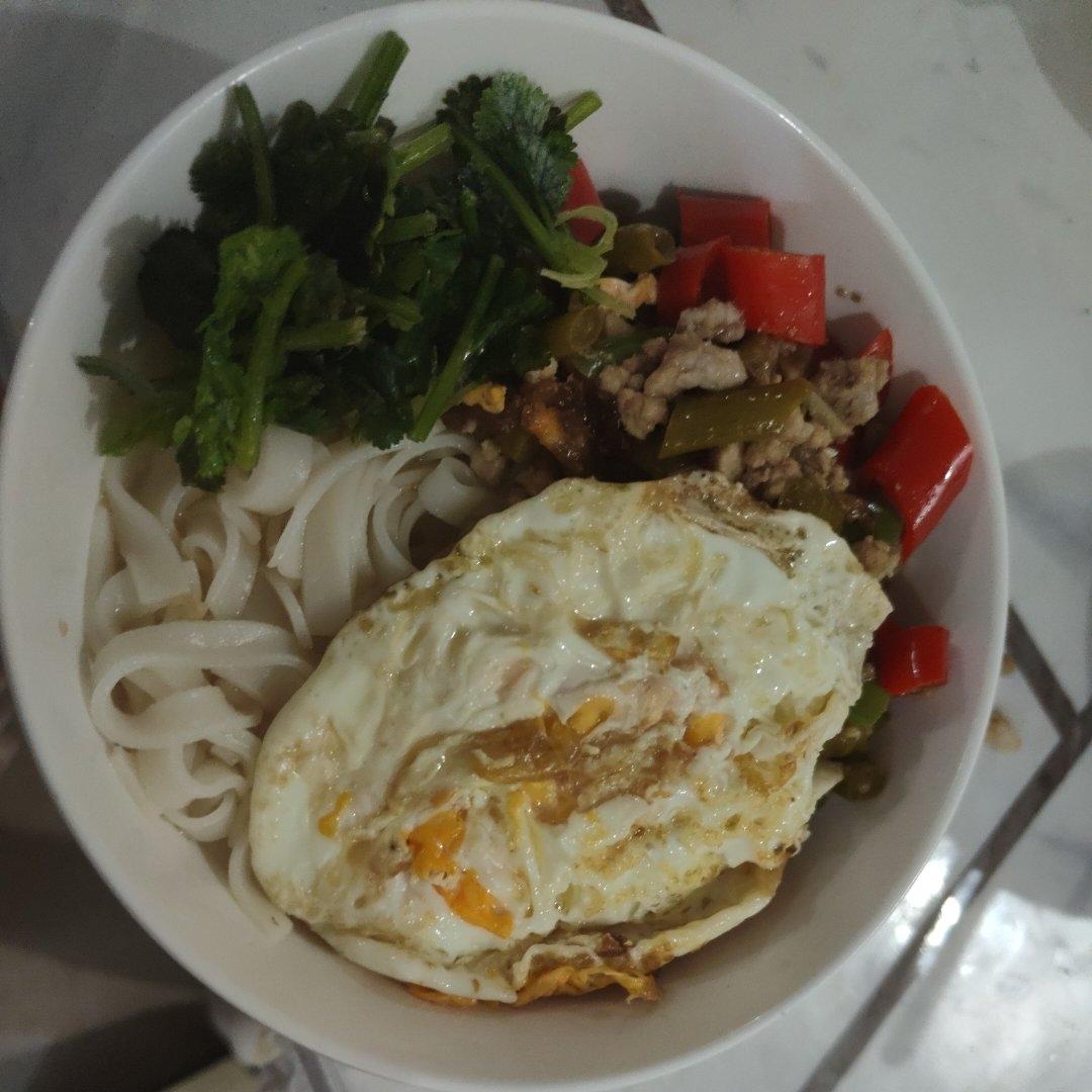 一碗快手早餐酸豆角湖南米粉