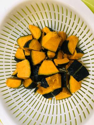 减脂晚餐—浓浓奶香南瓜的做法 步骤2