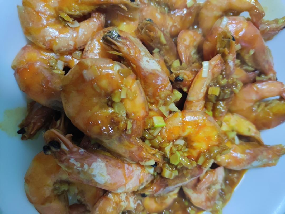 好吃到舔手的蒜爆罗氏虾（零失败，巨好吃)