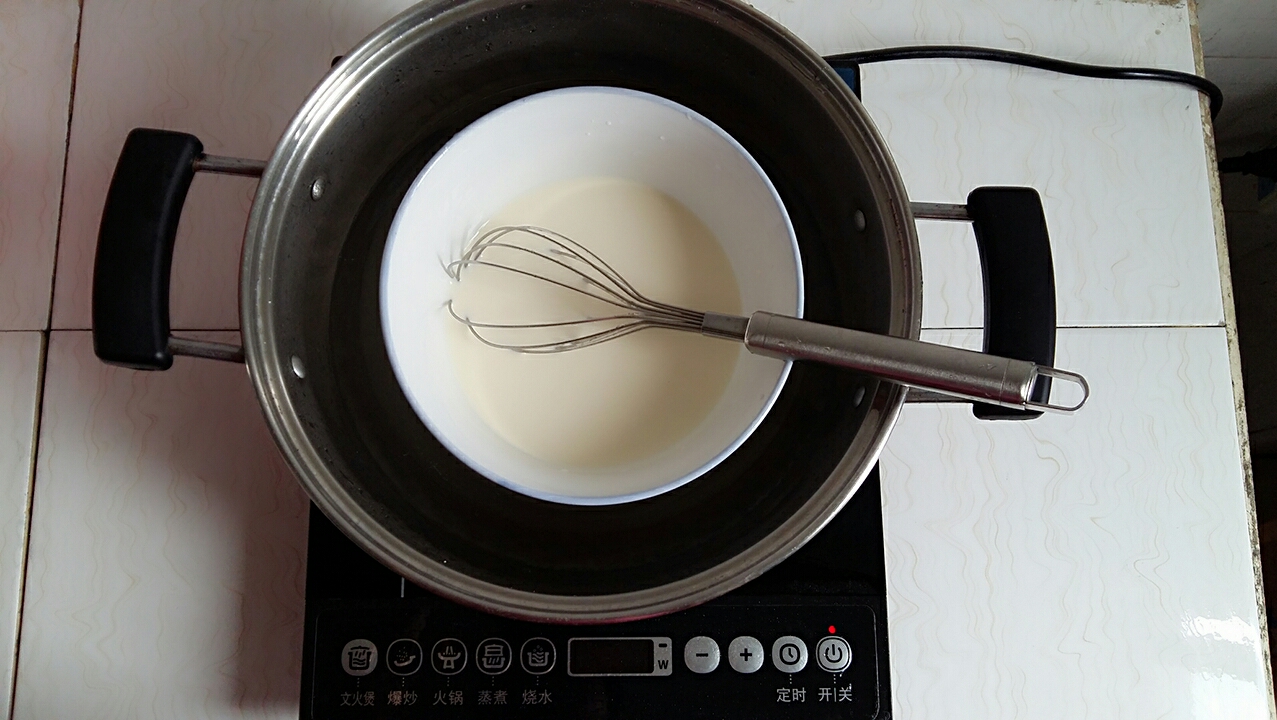 焦糖牛奶布丁——超好吃的的做法 步骤2