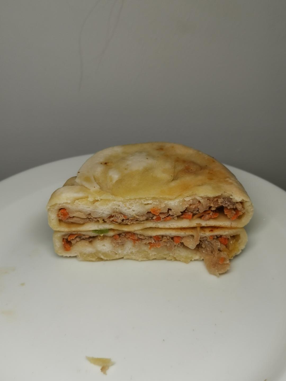 东北酸菜猪肉馅饼