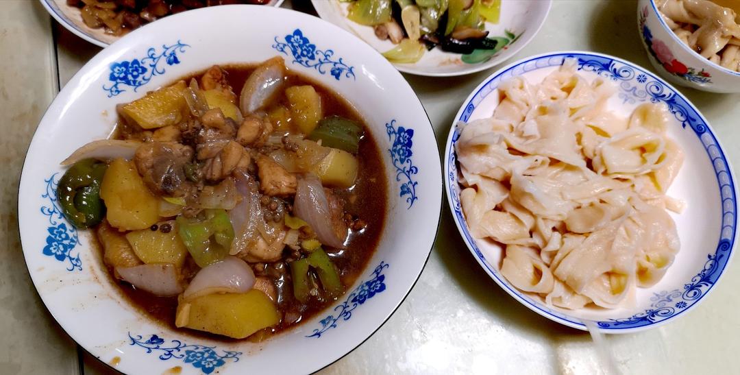 新疆沙湾大盘鸡