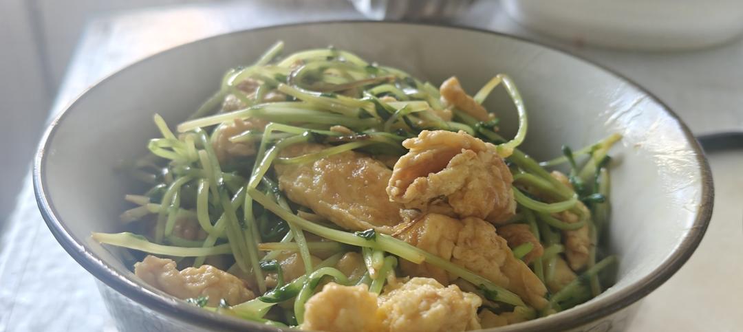 豌豆苗炒鸡蛋
