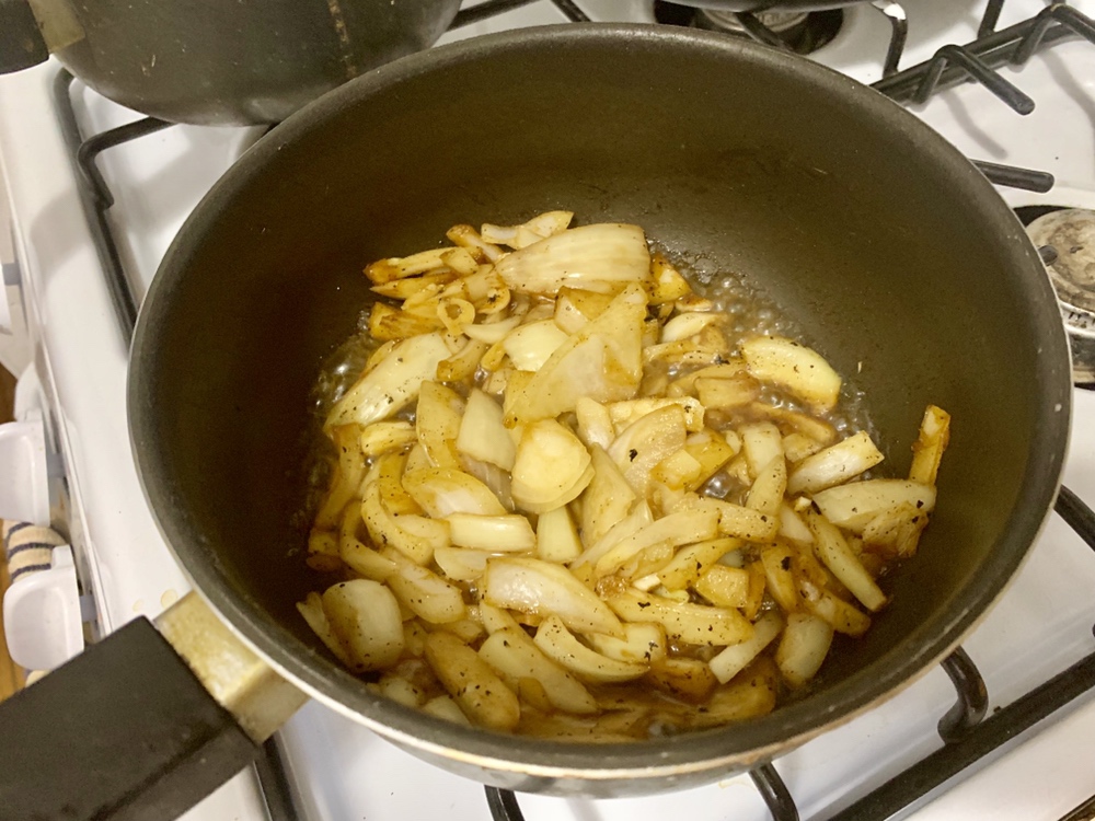 洋葱鹰嘴豆藜麦炖猪肉的做法 步骤3