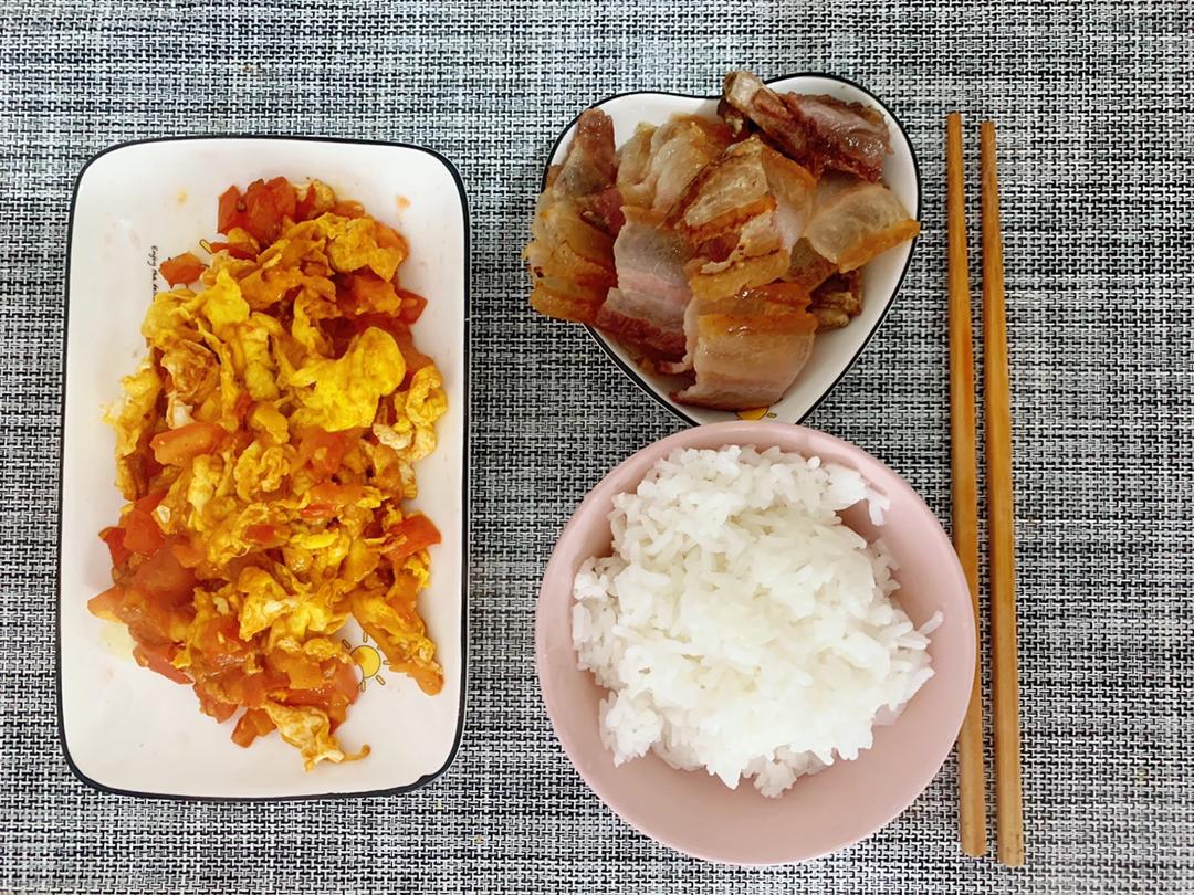 番茄炒蛋（西红柿炒鸡蛋）