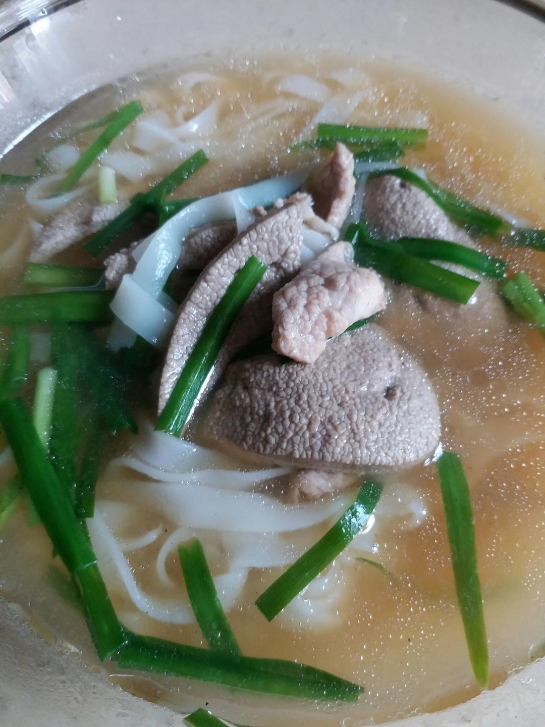 猪肝瘦肉汤河粉