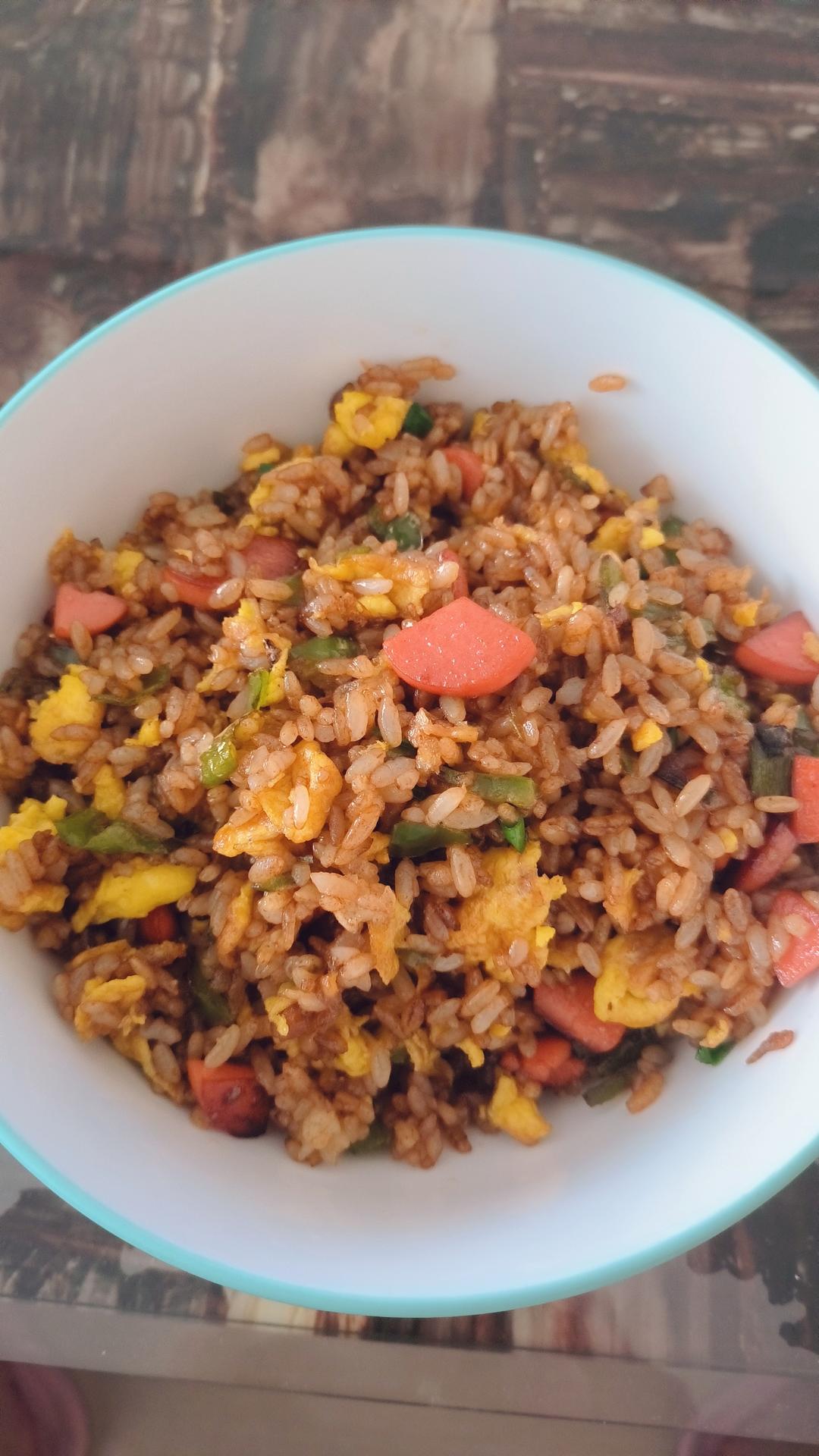 超级好吃的酱油火腿蛋炒饭！