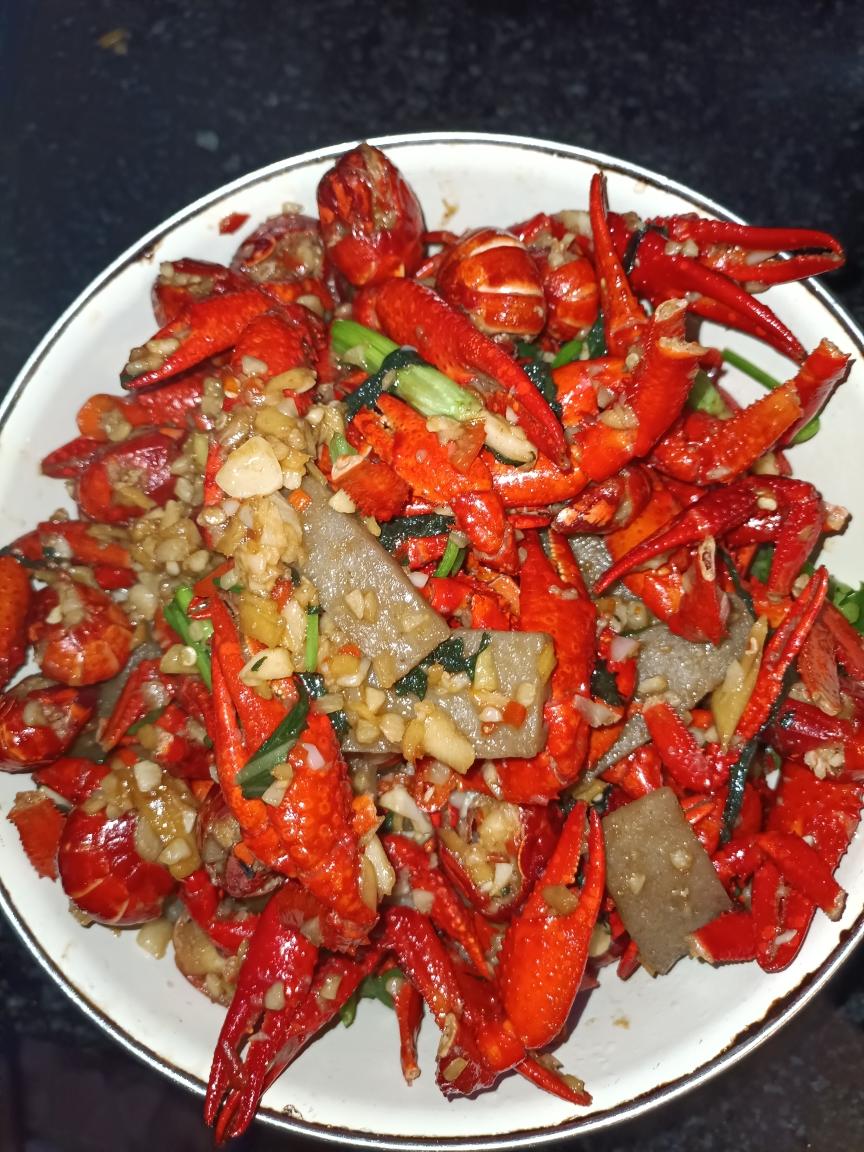 【蒜香小龙虾的做法步骤图,蒜香小龙虾怎么做好吃】爱做湘菜的喵喵_下