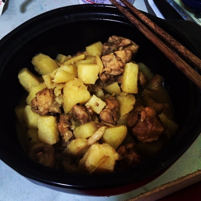 土豆炖鸡块
