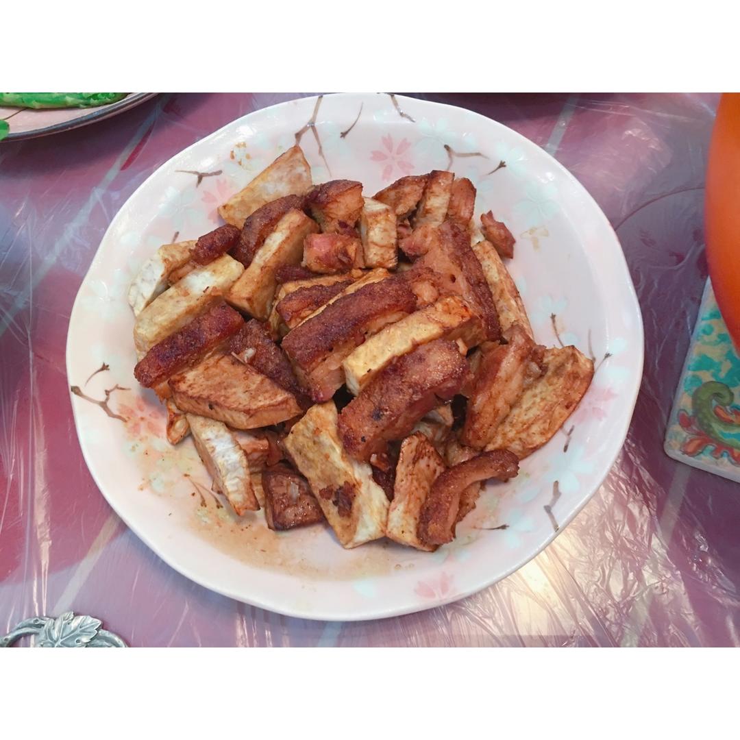 广西十大名菜之荔浦芋头扣肉