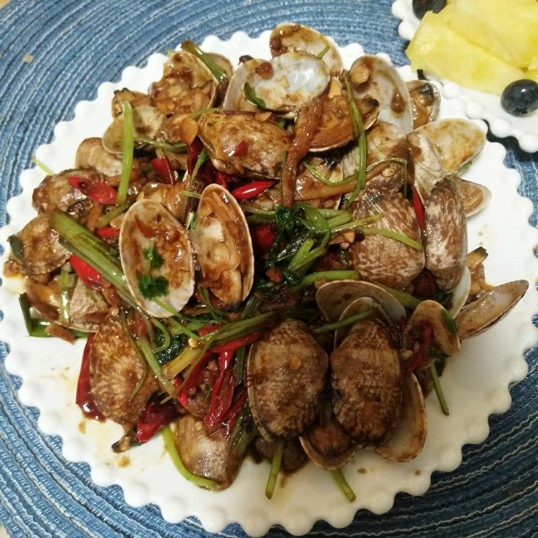 蒜香炒花甲