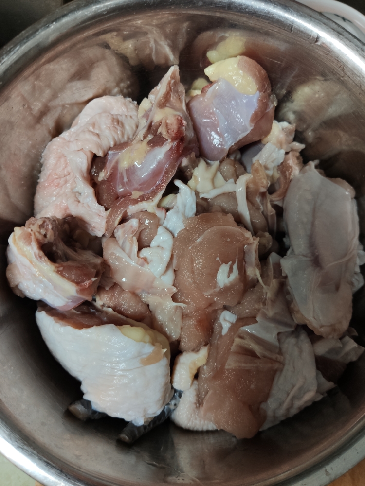 超烂！砂锅（什么锅都行😁）炖鸡，老少喝鸡汤的做法 步骤1