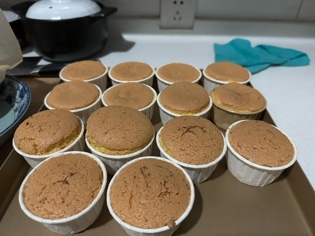 纸杯蛋糕 8寸戚风蛋糕的量