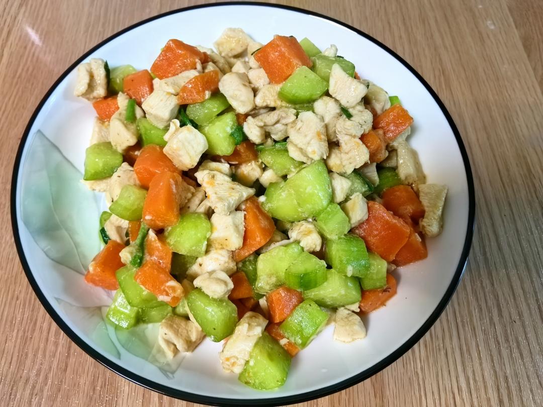 胡萝卜黄瓜鸡胸肉