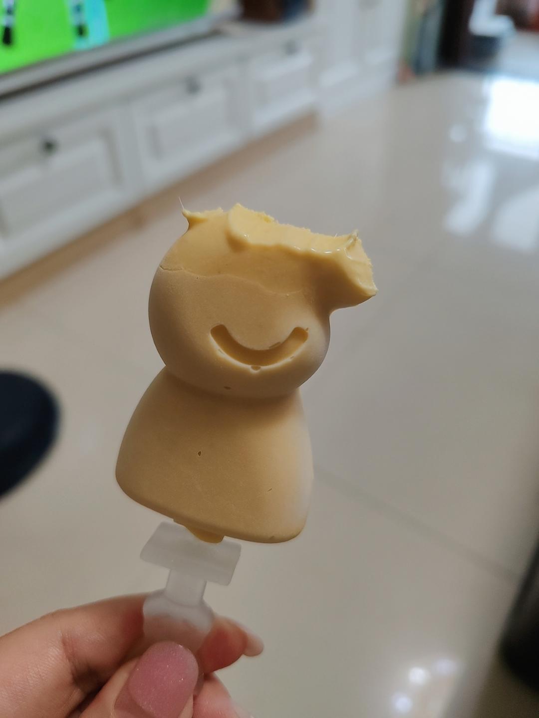 做法超级简单的芒果雪糕，丝滑细腻没有冰渣