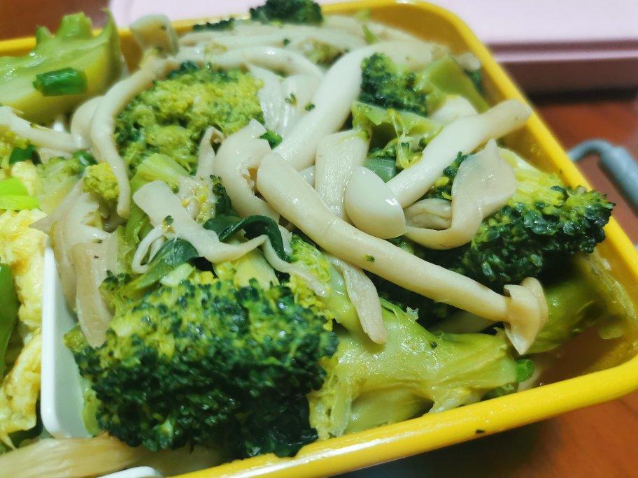 低脂低卡‼️鲜嫩好吃不长胖的西兰花炒菌菇