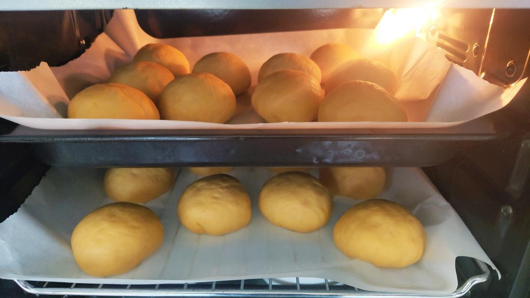 南瓜奶油小餐包（一次发酵）