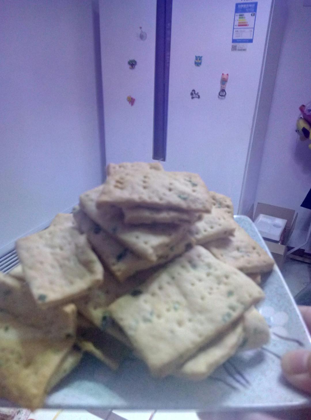 零经验也不怕：葱香苏打饼，据说好吃到六亲不认