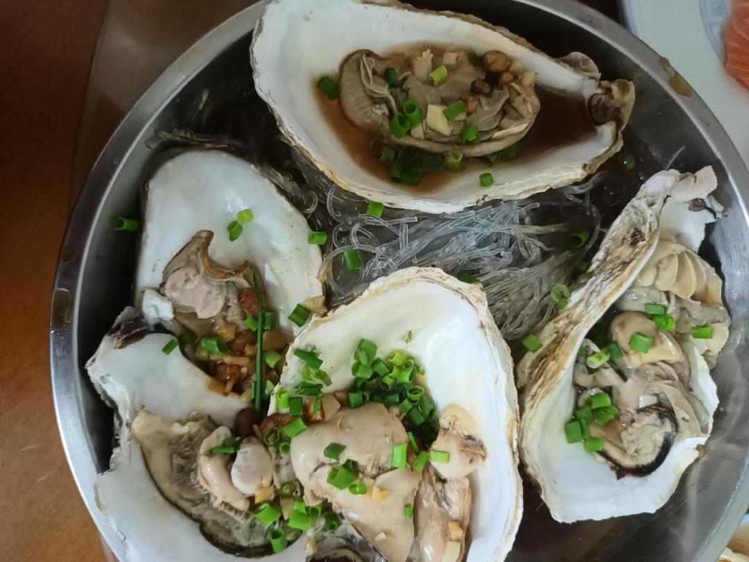 蒜蓉粉丝蒸生蚝