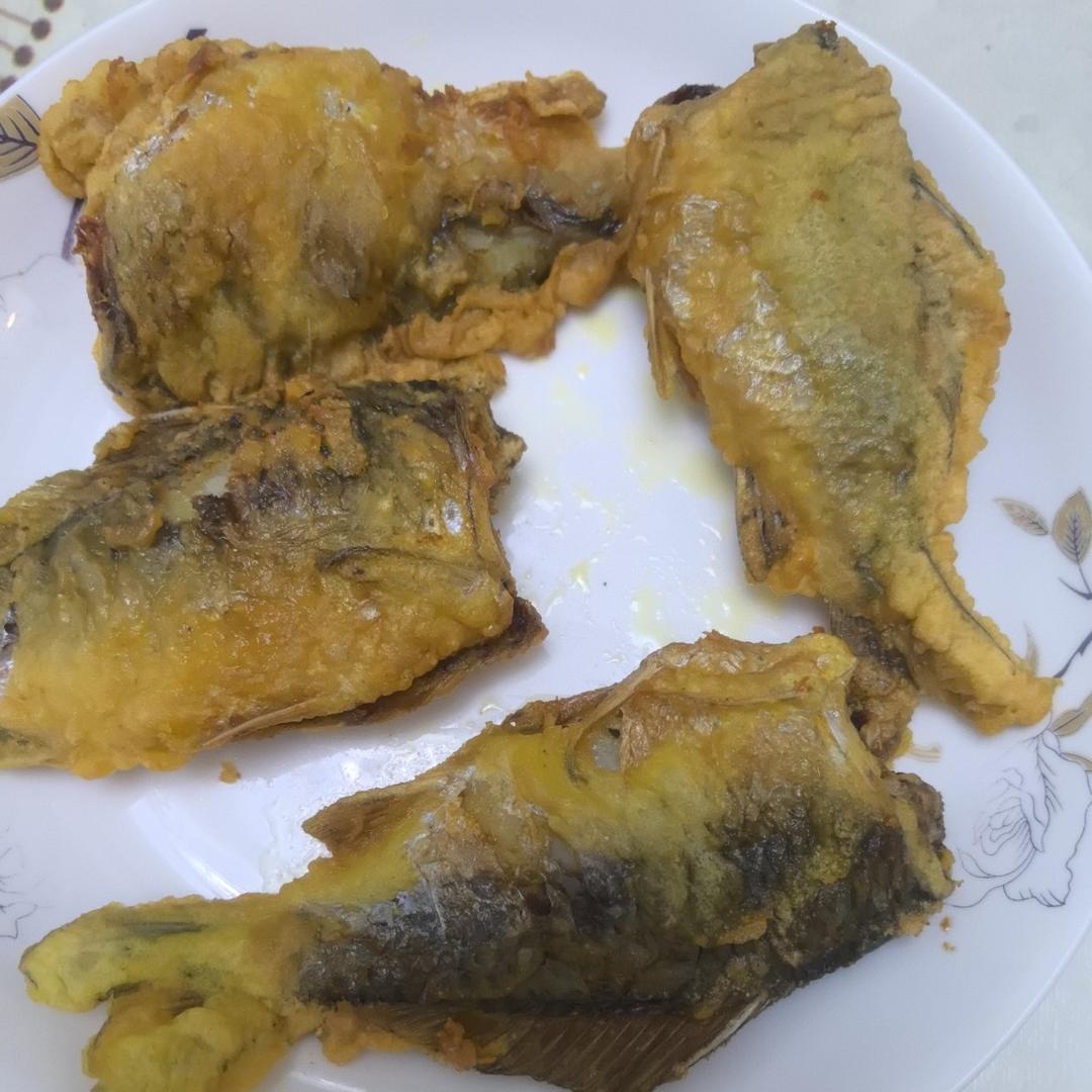 酥炸野生小鲫鱼