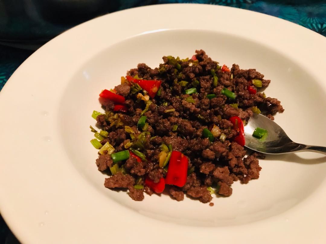 芹菜牛肉末「下饭神器」