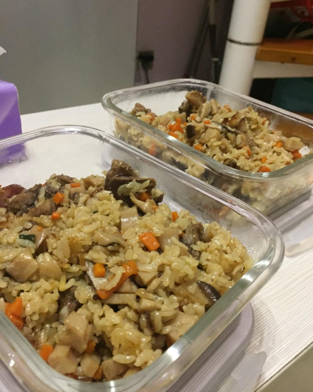 喷香排骨焖饭（爆好吃）