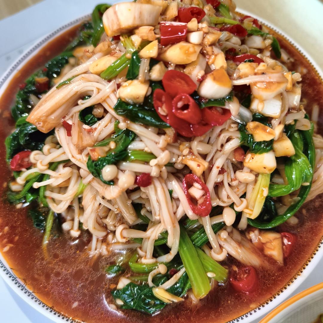 解馋减脂餐！酸辣开胃又下饭的菠菜拌金针菇