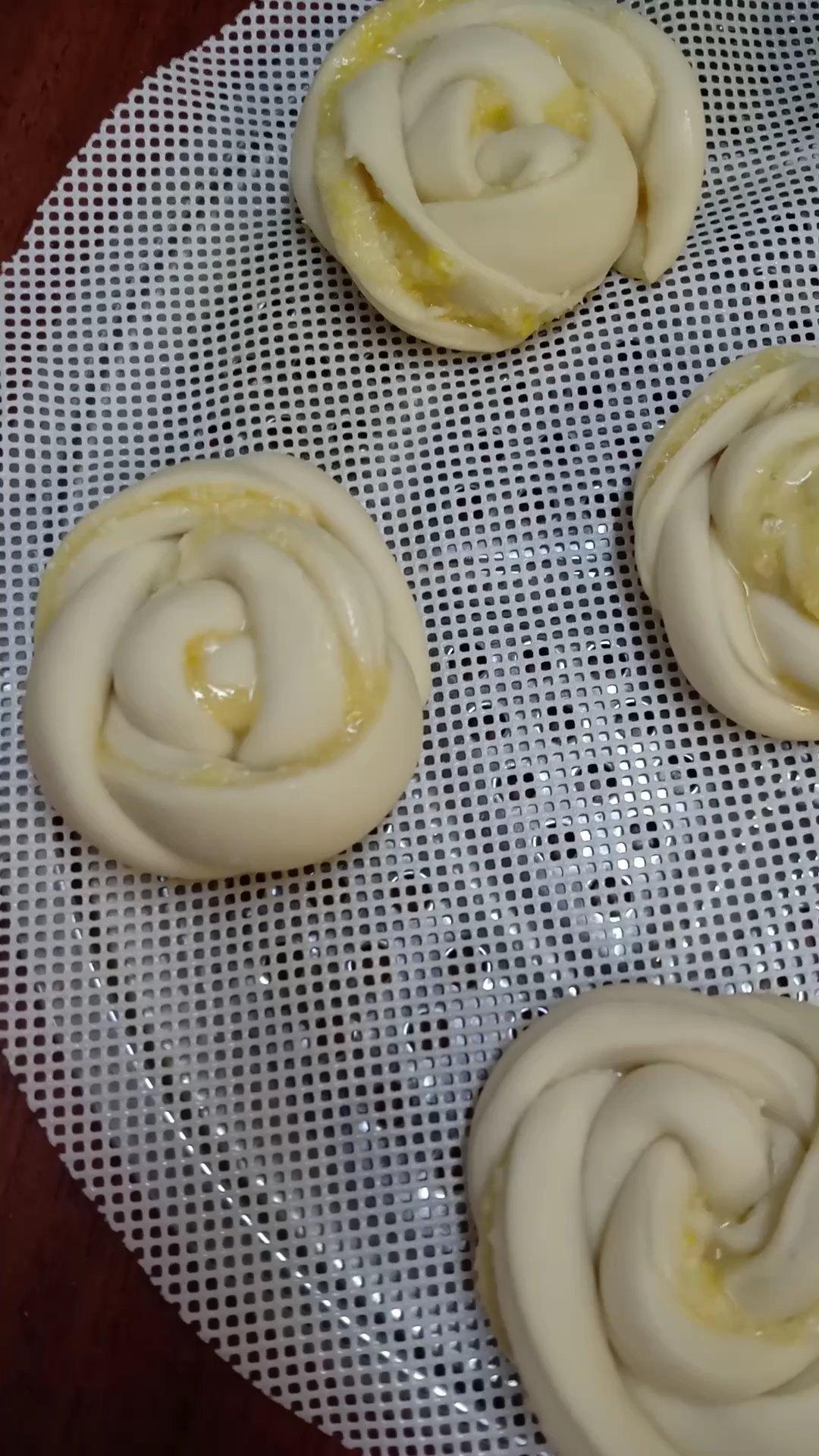 手把手教你蒸既简单又好看又好吃的花花朵🌺花卷（动图图解，一次发酵）