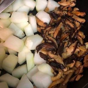 香菇虾米焖冬瓜的做法 步骤4