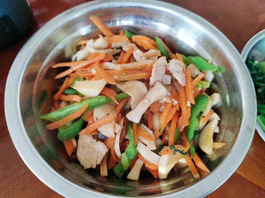 油饼配菜2022-03-11的做法