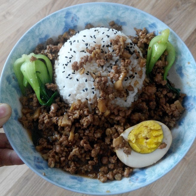 家常卤肉饭