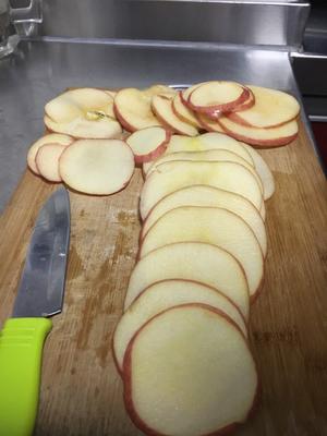 烤苹果片的做法 步骤2
