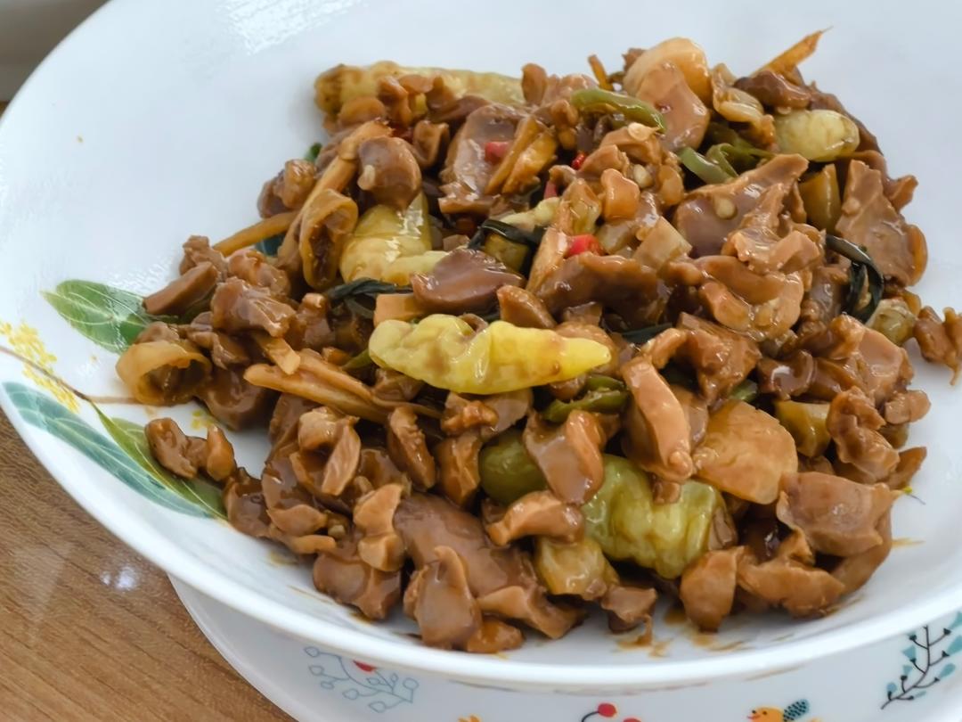 下饭神器—泡椒酸辣鸡胗