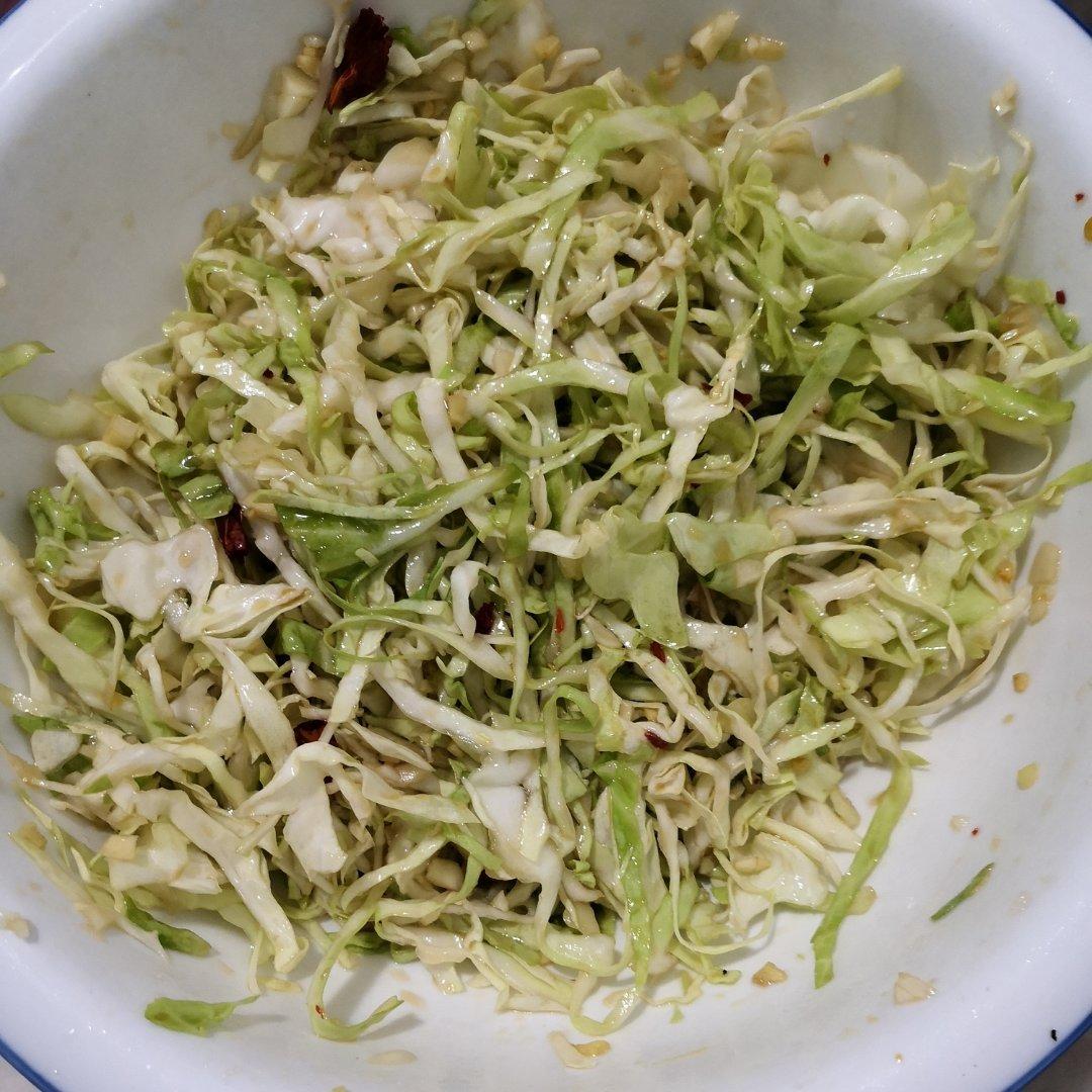 嘎嘣脆的凉拌莲花白