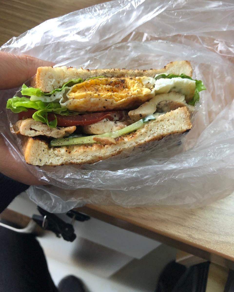 三明治夹一切之鸡胸肉三明治