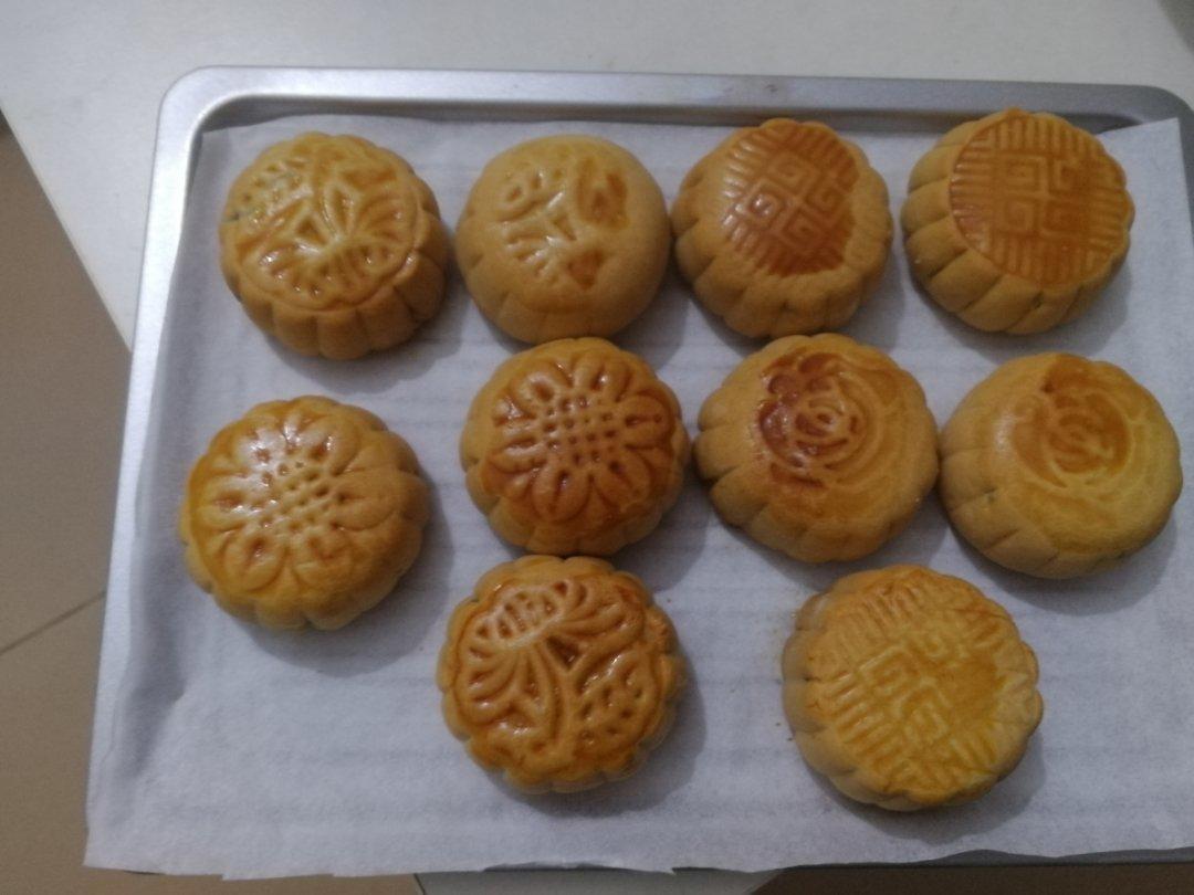 广式月饼—蛋黄莲蓉月饼