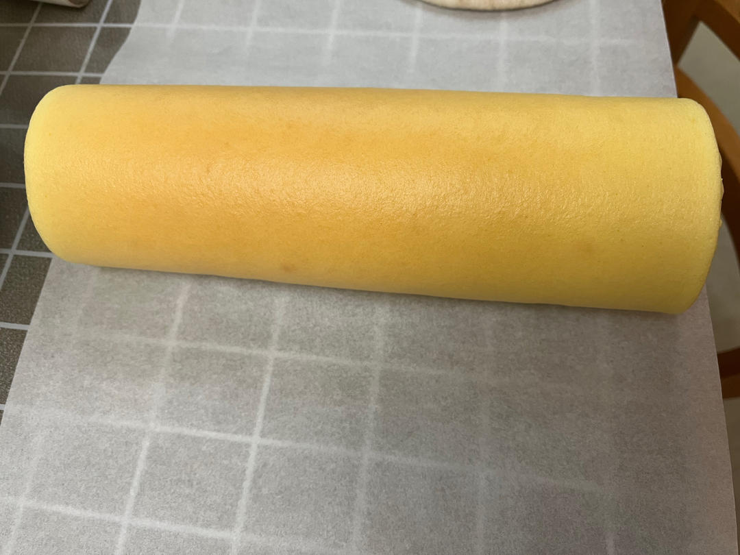 超详细的瑞士卷奶油蛋糕卷原味蛋糕卷的制作方法 饱满不掉皮不开裂（附模具换算方法）