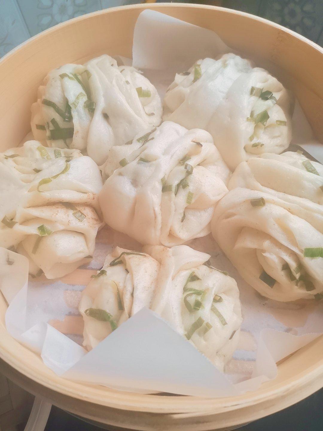 🌺椒盐葱香花卷🌺（操作简单，好吃又好看）