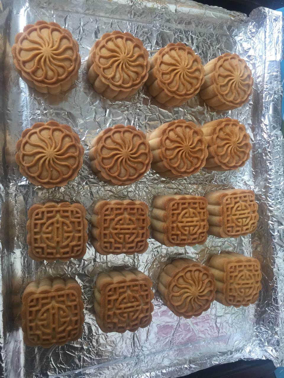 广式月饼—蛋黄莲蓉月饼