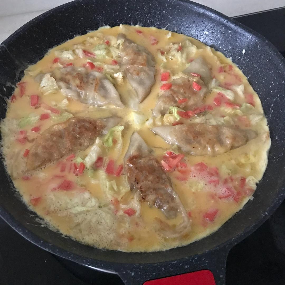 蛋抱煎饺（速冻饺）