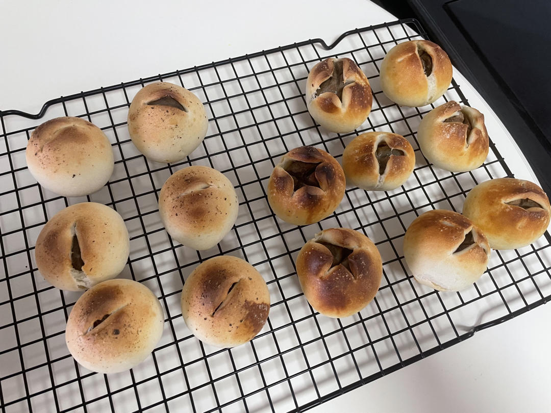 bilibili搬运【奥地利的小胡】德国碱水包/碱水面包/德国结🥨(食用碱版本）