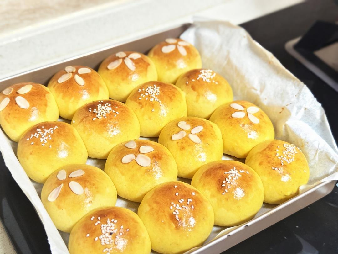 南瓜奶油小餐包（一次发酵）