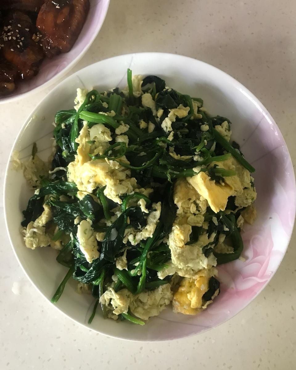 菠菜炒鸡蛋