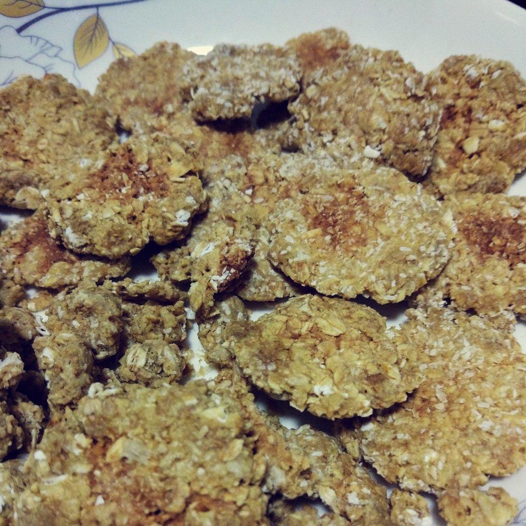 素食:有机燕麦芝麻大饼干