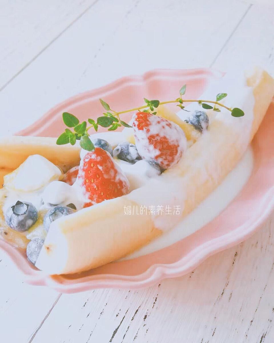 水果酸奶香蕉船