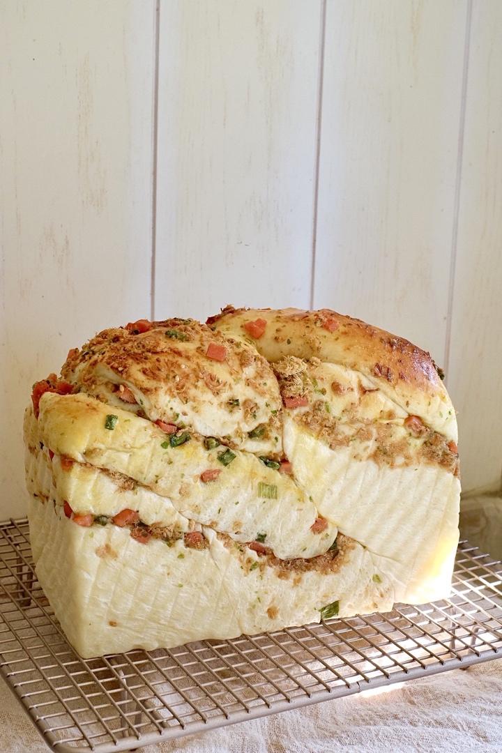 香葱肉松手撕吐司